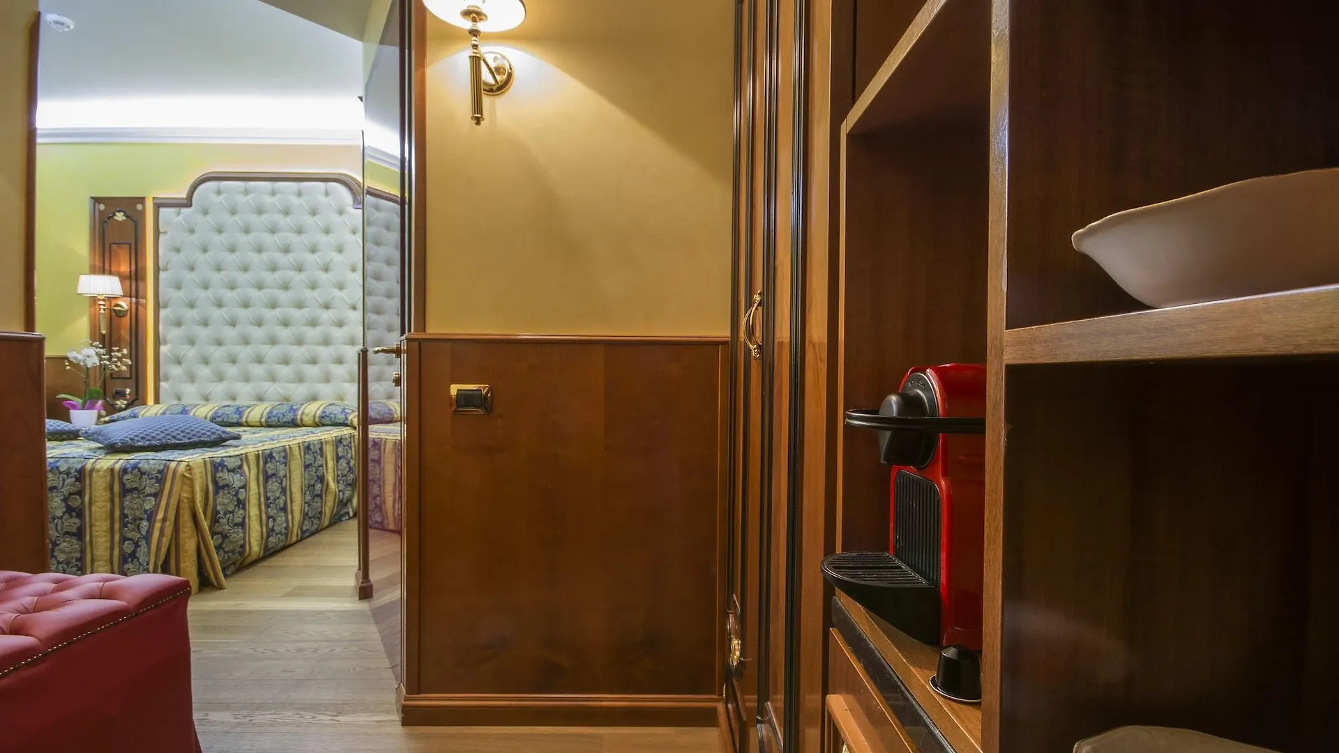 Hotel Vittoria Milan 4*,