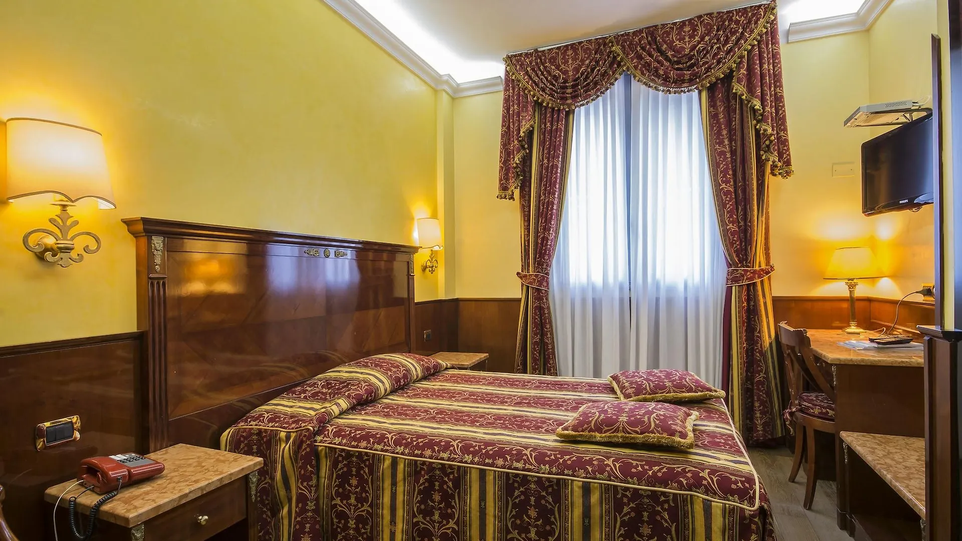 Hotel Vittoria Milan 4*,  Italy