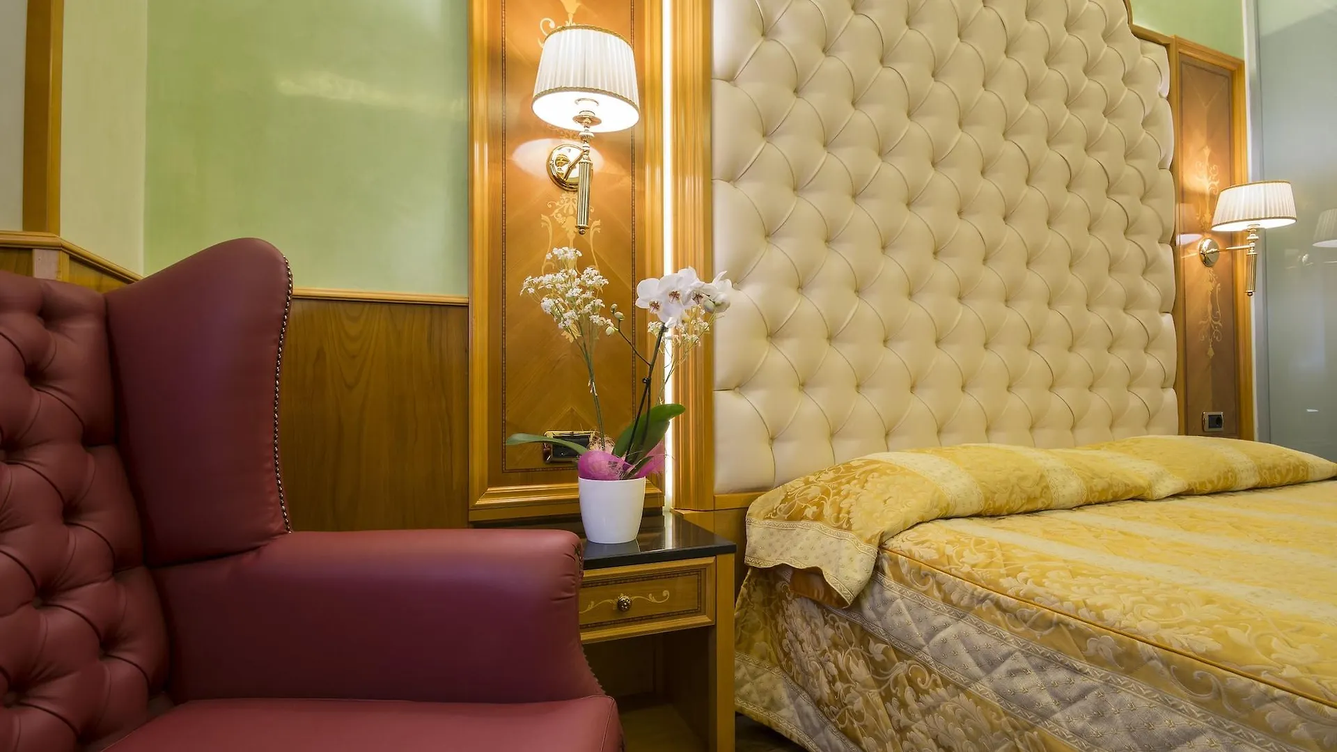 Hotel Vittoria Milan 4*,