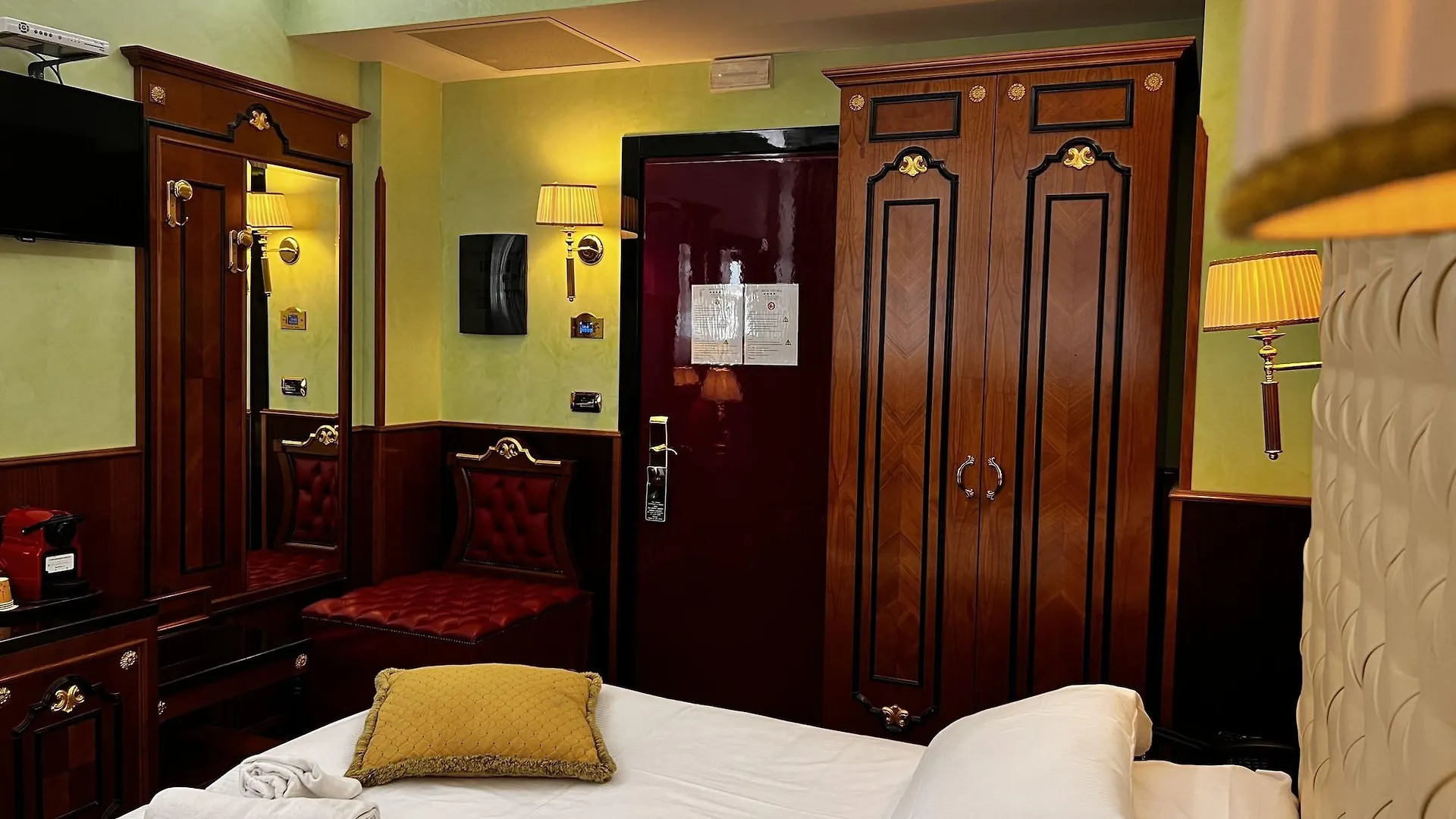 Hotel Vittoria Milan 4*,